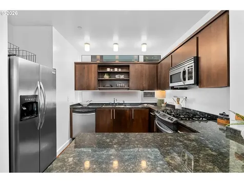 245 SW Meade Street Portland OR 97201