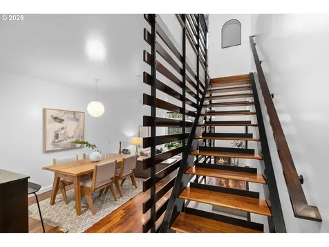 245 SW Meade Street Portland OR 97201