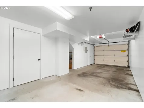 245 SW Meade Street Portland OR 97201