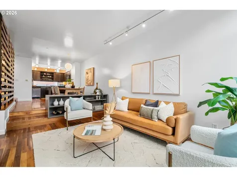 245 SW Meade Street Portland OR 97201