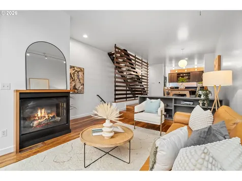 245 SW Meade Street Portland OR 97201