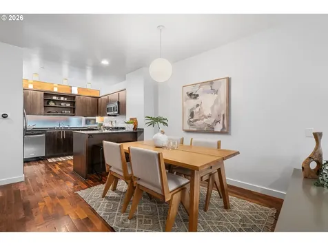 245 SW Meade Street Portland OR 97201