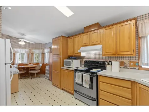 655 NE Burnett Road Mcminnville OR 97128