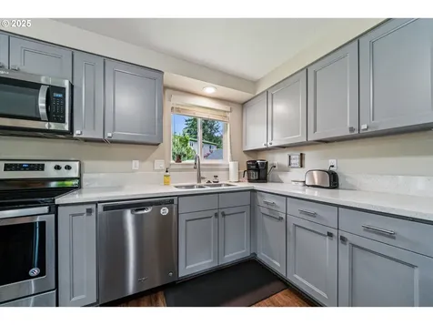 2390 SW Lenore Drive Beaverton OR 97003