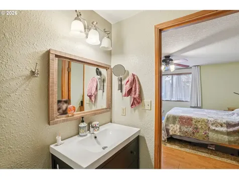 17511 SE Scrutton Lane Milwaukie OR 97267