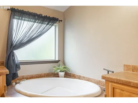 23167 NE Sunnycrest Road Newberg OR 97132