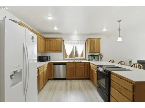 858 SW 24th Street Troutdale OR 97060