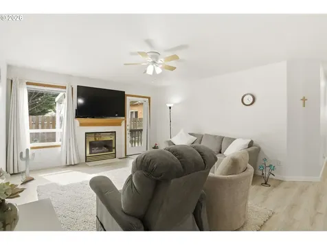 858 SW 24th Street Troutdale OR 97060