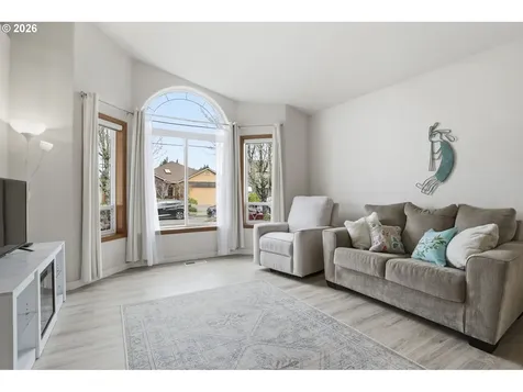 858 SW 24th Street Troutdale OR 97060