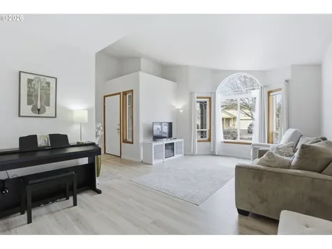 858 SW 24th Street Troutdale OR 97060