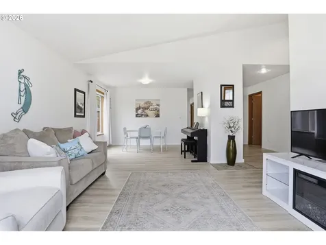 858 SW 24th Street Troutdale OR 97060