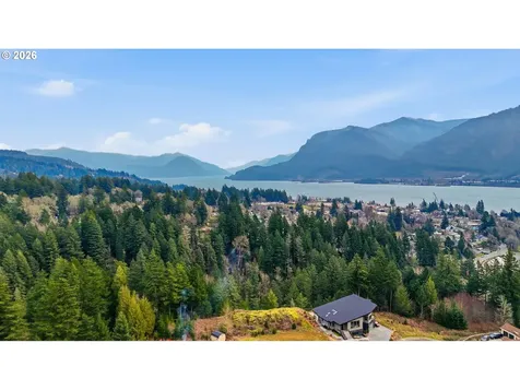 960 NW Angel Heights Road Stevenson WA 98648