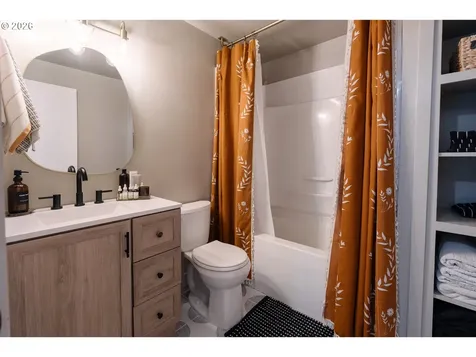 5729 NE Hazel Dell Avenue Vancouver WA 98663