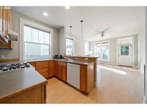 606 NE Tillamook Street Portland OR 97212