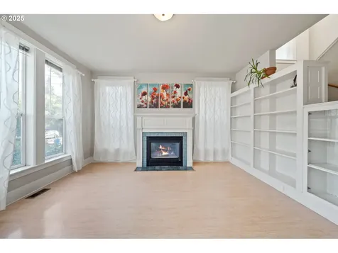 606 NE Tillamook Street Portland OR 97212