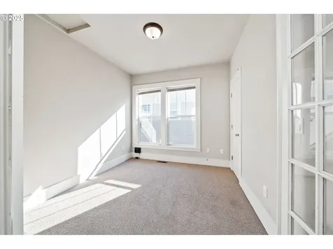 606 NE Tillamook Street Portland OR 97212