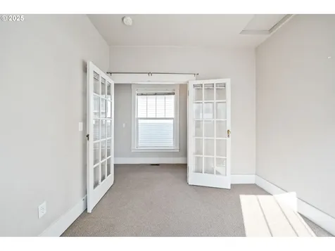 606 NE Tillamook Street Portland OR 97212