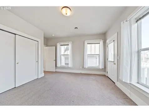 606 NE Tillamook Street Portland OR 97212
