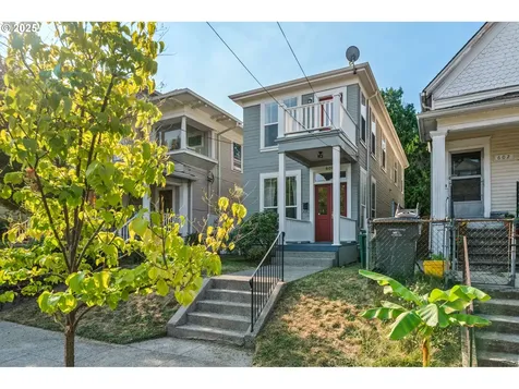 606 NE Tillamook Street Portland OR 97212