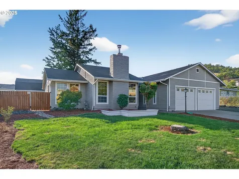 2264 NW Watters Street Roseburg OR 97471