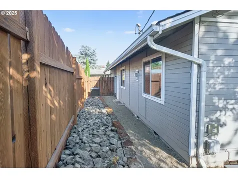 2264 NW Watters Street Roseburg OR 97471