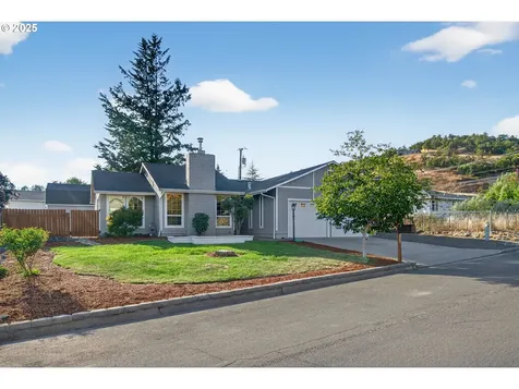 2264 NW Watters Street Roseburg OR 97471