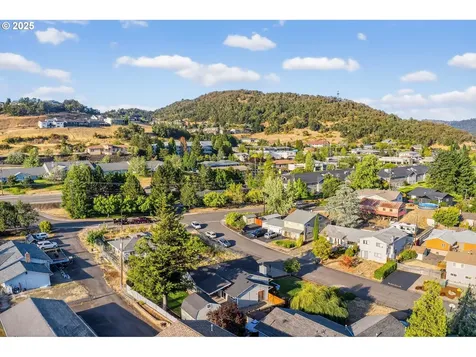 2264 NW Watters Street Roseburg OR 97471