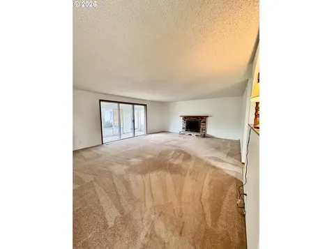 948 V Street Springfield OR 97477