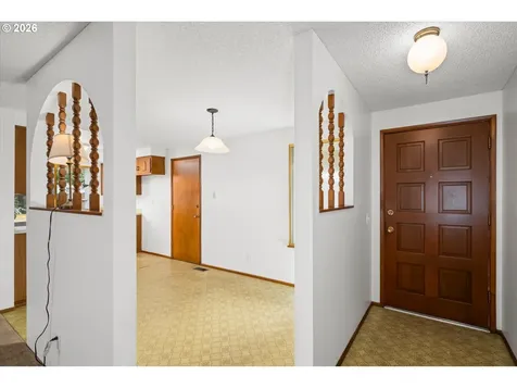 948 V Street Springfield OR 97477