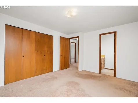 948 V Street Springfield OR 97477