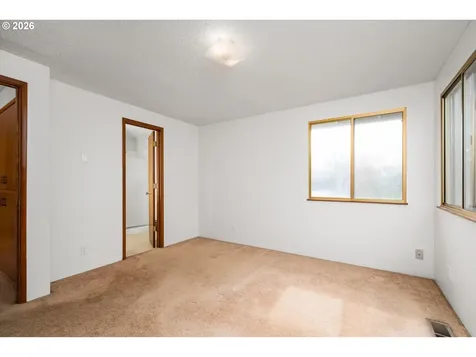 948 V Street Springfield OR 97477
