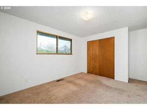 948 V Street Springfield OR 97477