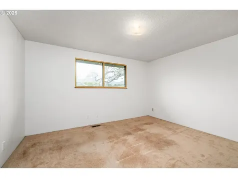 948 V Street Springfield OR 97477