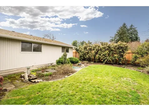 948 V Street Springfield OR 97477