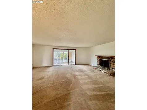 948 V Street Springfield OR 97477