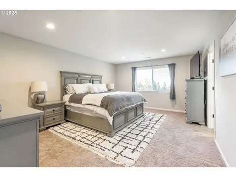 13076 SW Black Walnut Street Portland OR 97224