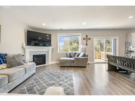 13076 SW Black Walnut Street Portland OR 97224