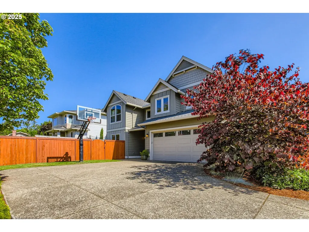 8326 SW Oak Street Portland OR 97223