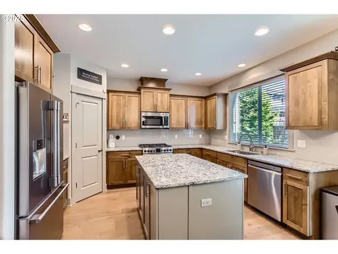 8326 SW Oak Street Portland OR 97223