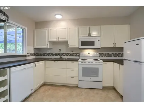 4795 SW Beech Drive Beaverton OR 97005