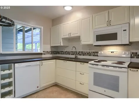 4795 SW Beech Drive Beaverton OR 97005