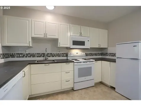 4795 SW Beech Drive Beaverton OR 97005