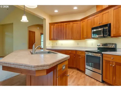 1969 NW Woodland Drive Mcminnville OR 97128