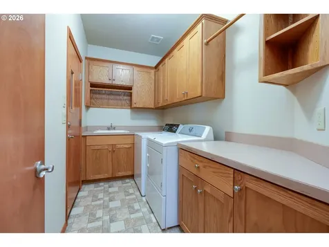 1969 NW Woodland Drive Mcminnville OR 97128