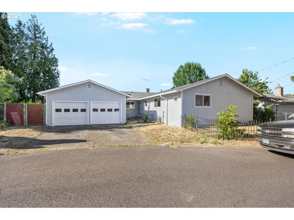 1564 NW Spray Court Roseburg OR 97471