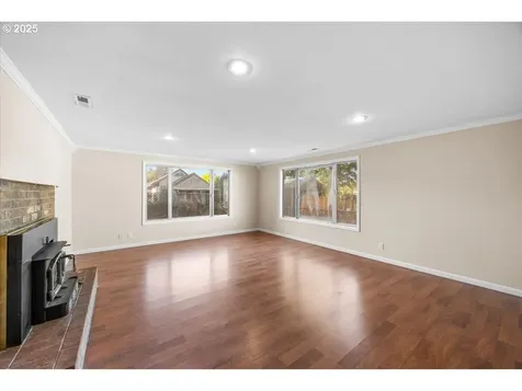 1564 NW Spray Court Roseburg OR 97471
