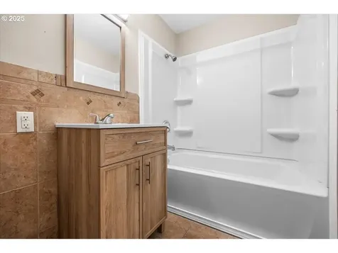 1564 NW Spray Court Roseburg OR 97471