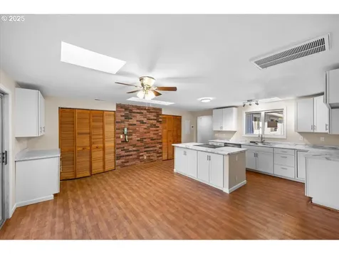 1564 NW Spray Court Roseburg OR 97471