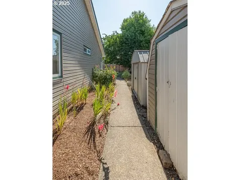 972 S 3rd Court Cornelius OR 97113