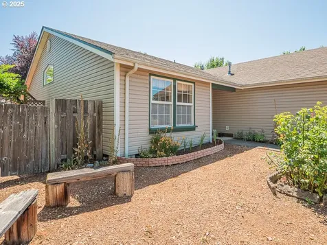 972 S 3rd Court Cornelius OR 97113
